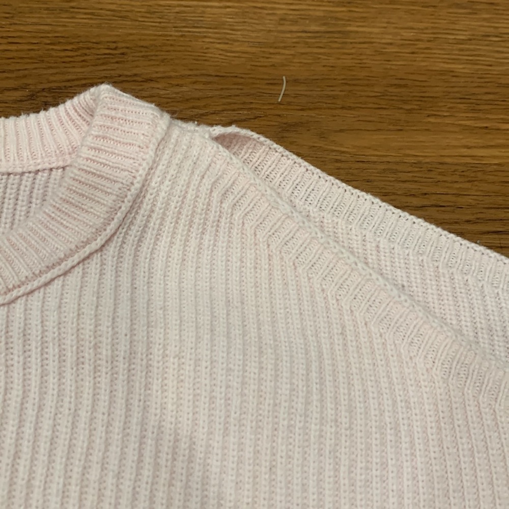 Hollister Shoulder Peep Sweater! - Picture 4 of 4